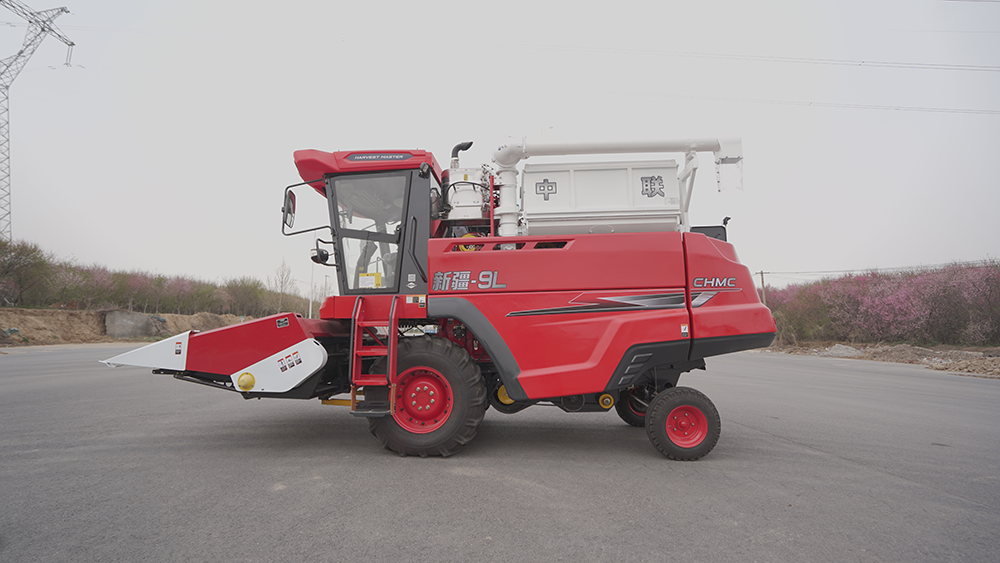 尊龙凯时2023款4YZL-5(G4)自走式玉米籽粒联合收获机